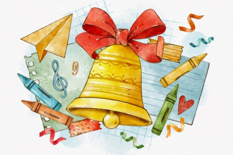 Официальные лица региона поздравляют выпускников.